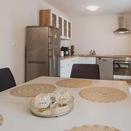 Nika Dom wakacyjny *